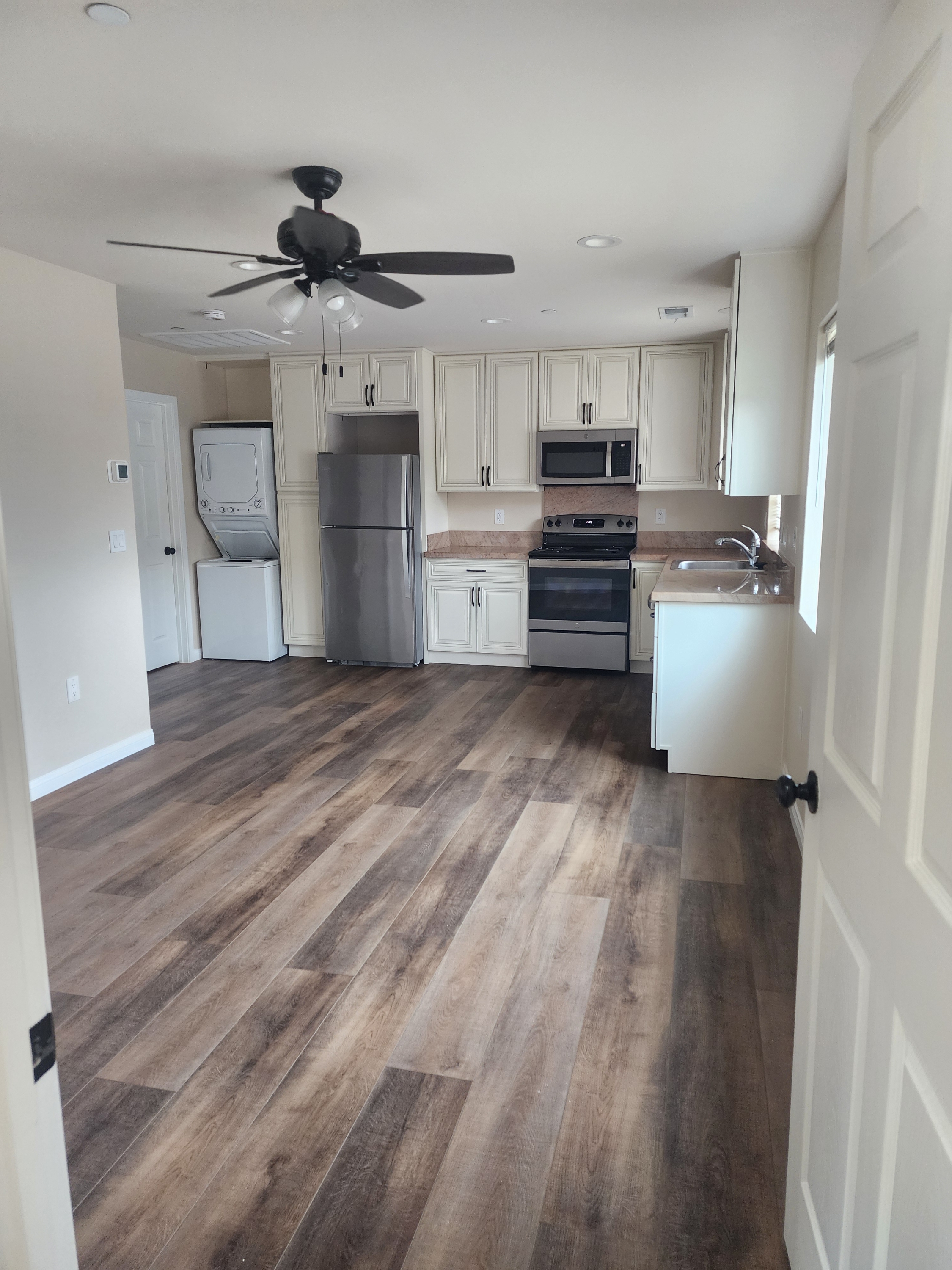 560 Tilling Way - 2